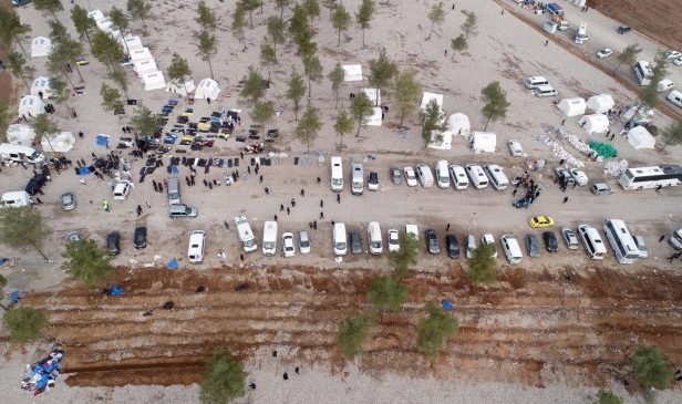 Adıyaman’daki mezarlığın kepçe operatörü: Bir seferinde 150 kişiyi gömdük, uyuyamıyorum…