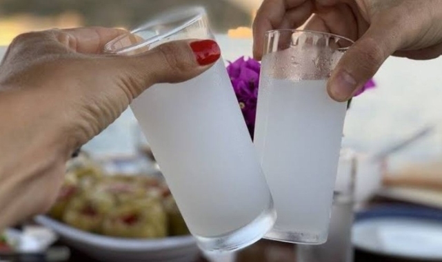 Alkollü içki fiyatlarına dev zam