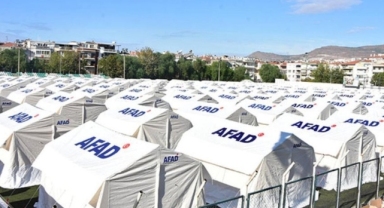 Alman basını: Türkiye'ye gönderilen çadırların üzerine AFAD logosu basıldı