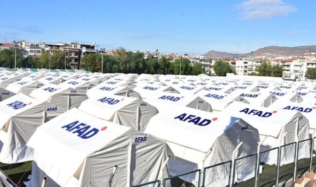 Alman basını: Türkiye'ye gönderilen çadırların üzerine AFAD logosu basıldı