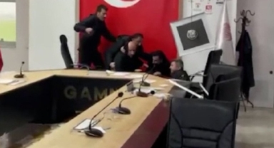 Bakan Karaismailoğlu depreme canlı yayında yakalandı