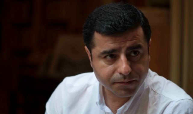 Demirtaş: Sayın Arınç, sizi halen dinliyorsa ona istifa etmesini söyleyin
