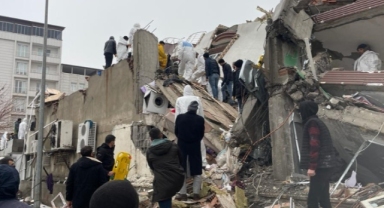 Deprem bölgesinde 3 askerimiz şehit oldu