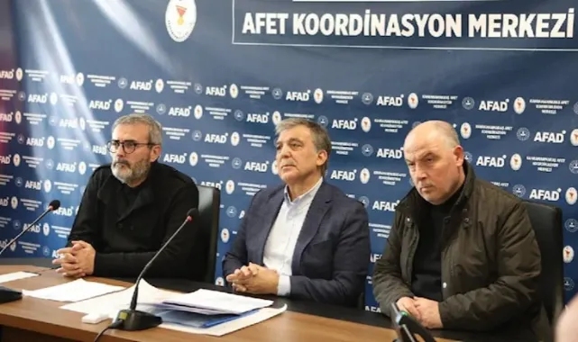 Deprem bölgesini inceleyen Abdullah Gül: Birlikte çaba sarfetmeliyiz