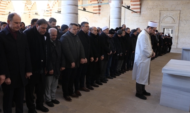 Depremde hayatını kaybedenler için yarın gıyabi cenaze namazı kılınacak