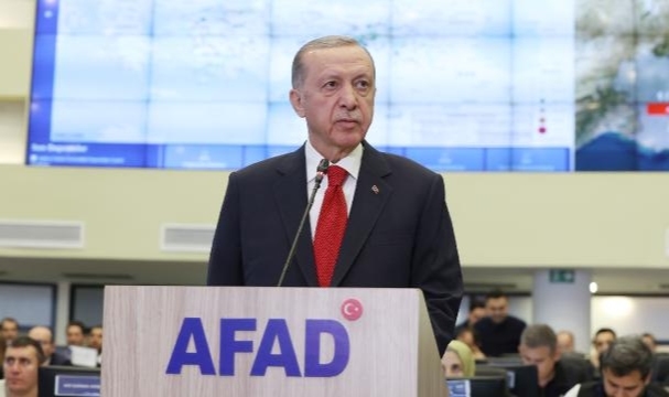 Depremde hayatını kaybedenlerin yakınlarına acil ihtiyaçları için 100 bin lira nakdi yardım