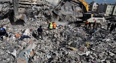 Depremde yıkılan Özkan Apartmanı’nın müteahhidi Mehmet Özkan tutuklandı