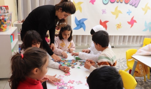 Depremin ardından 71 ilde ikinci dönemin ilk zili yarın çalacak