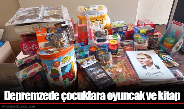 Depremzede çocuklara oyuncak ve kitap
