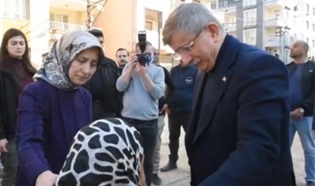 Depremzede kadın dert yandı: Hani devlet, çadır istedim vermediler