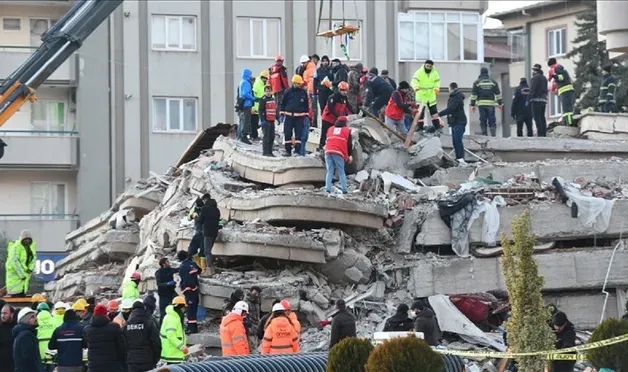 Depremzedelere yardım için tüm kanallarda ortak yayın