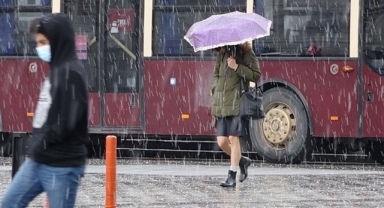 İstanbul’da kar alarmı: Seferler ertelendi, uyarılar peş peşe geldi