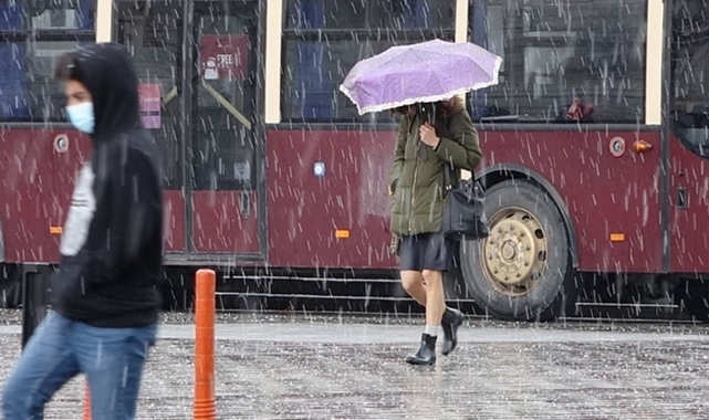 İstanbul’da kar alarmı: Seferler ertelendi, uyarılar peş peşe geldi