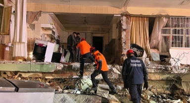 İzmir Büyükşehir Belediyesi ekipleri Hatay'da arama kurtarma çalışmalarına devam ediyor