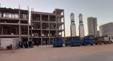 Kahramanmaraş'ta depremde hasar alan metal fabrikası çöktü: 1 ölü, 4 yaralı