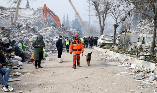 Kahramanmaraş'ta enkaz kaldırma çalışmalarına başlandı