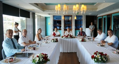 Kıyı Ege Belediye Başkanları Maaşlarını depremzedelere bağışladı