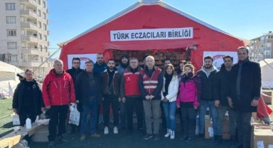 Kızılay deprem bölgesine koşan eczacılara da çadır satmış
