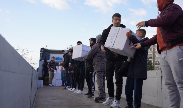 Menemenliler Yardım İçin Birbirleriyle Yarıştı