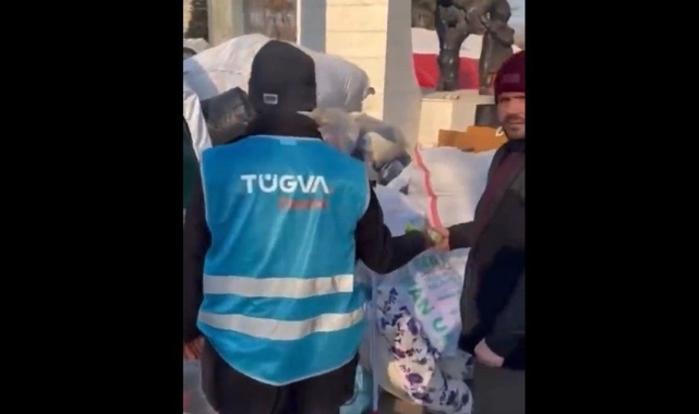Meyve suyunu 10 kişi taşıdı: TÜGVA tepkiden sonra videoyu sildi