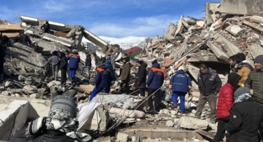 Millî Savunma Bakanı Akar: Depremlerde toplam 100 arkadaşımız hayatını kaybetti