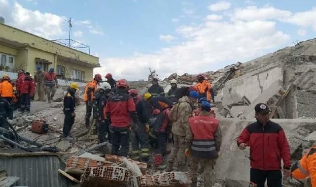 Osmaniye'de artçı deprem: 4 katlı bina yıkıldı