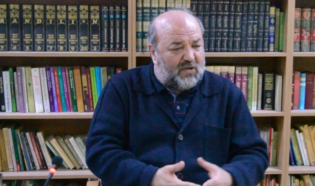 “Yaşayan Kur’an Türkçe Meal-Tefsir” kitabı hakkında toplatma kararı verilen ilahiyatçı yazar Eliaçık: Karar, tek adamlığın giderek bir dinî diktatörlüğe dönüştüğünü gösteriyor