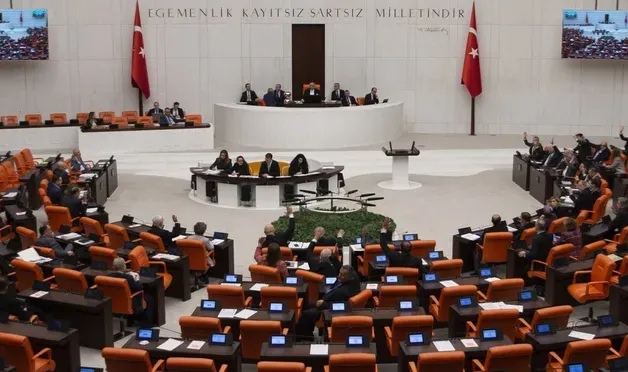 3 vekilin dokunulmazlık dosyası Meclis gündeminde
