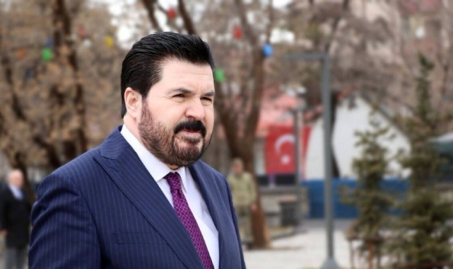 Ağrı Belediye Başkanı Savcı Sayan istifa etti