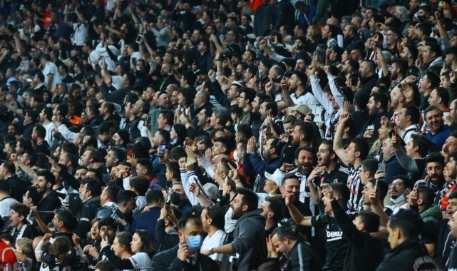 Beşiktaş taraftarından ‘Yönetim istifa’ tezahüratı