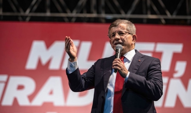 Davutoğlu, genel başkan yardımcılarını toplantıya davet etti
