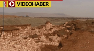 Deprem sonrası ortaya çıktı! Kahramanmaraş'ta arazi ikiye yarıldı, devasa göçük kamerada