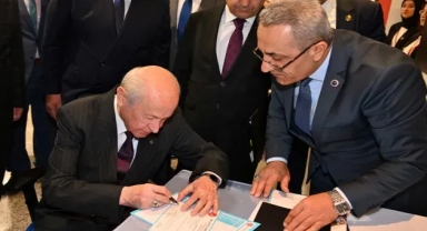 Devlet Bahçeli adaylık başvurusunu yaptı