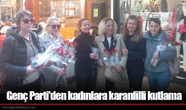 Genç Parti'den kadınlara karanfilli kutlama