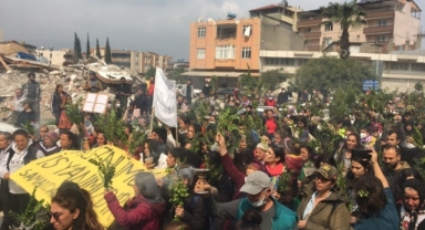 Hataylılar ellerinde reyhanlarla haykırdı: Hakkımızı helal etmiyoruz