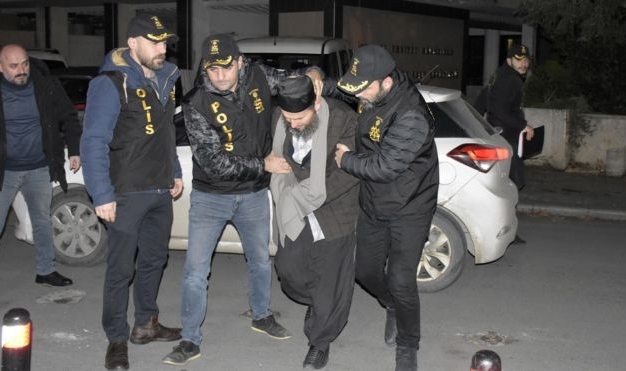Hiranur Vakfı kurucusunun yargılandığı '6 yaşındaki çocuğun evlendirilmesi' davası 5 Haziran'a ertelendi