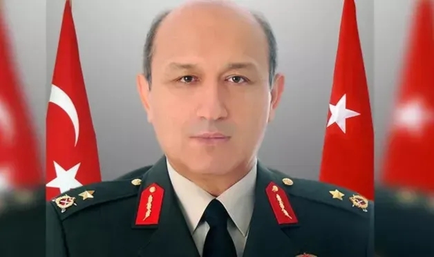 Hulusi Akar'ın Özel Kalem Müdürü, milletvekili aday adaylığı için emekli oldu