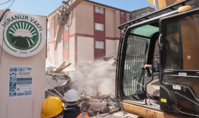 İBB, Hiranur Vakfı’nın kaçak binasını yıktı