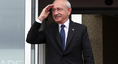 Kemal Kılıçdaroğlu’ndan ilk seçim afişi: Hande Kader, Ali İsmail Korkmaz, Sinan Ateş, patisi kesilen köpek...