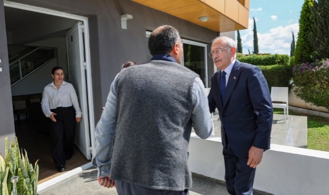 Kılıçdaroğlu İsias Otel'de çocuklarını kaybeden aileleri Gazimağusa'da ziyaret etti