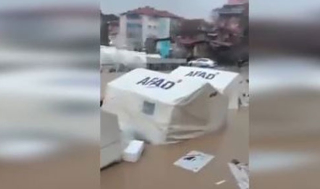 Malatya'da Depremzedelerin Çadırlarını Su Bastı