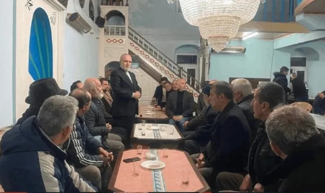 MHP&#039;li belediye başkanı ve AK Parti aday adayı camide seçim çalışması yaptı