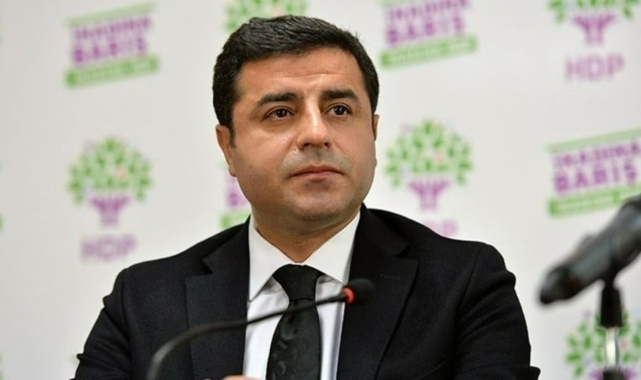 Selahattin Demirtaş liste paylaştı: "AKP yüz yılın felaketidir"