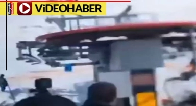 Telesiyej bozuldu kayakçılar havada uçtu