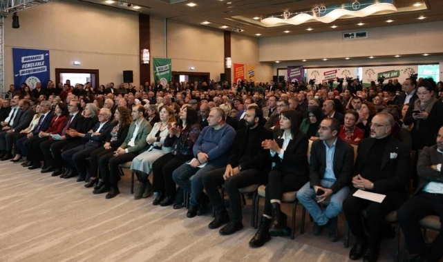 Yeşil Sol, seçim beyannamesini açıkladı: Buradayız, birlikte değiştireceğiz