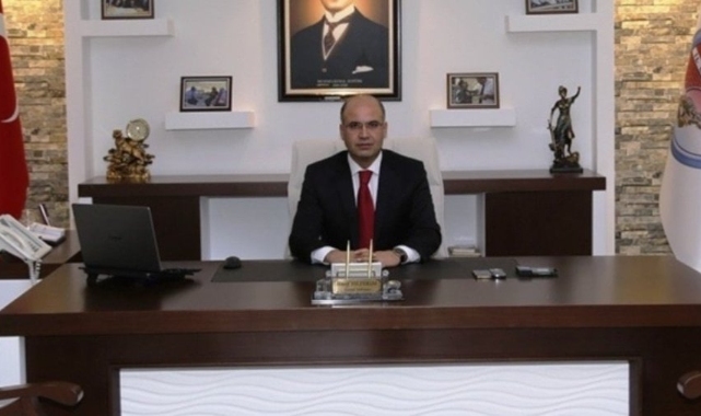 Ayağa kalkmadığı için personeline soruşturma açmıştı: O isim görevinden alındı