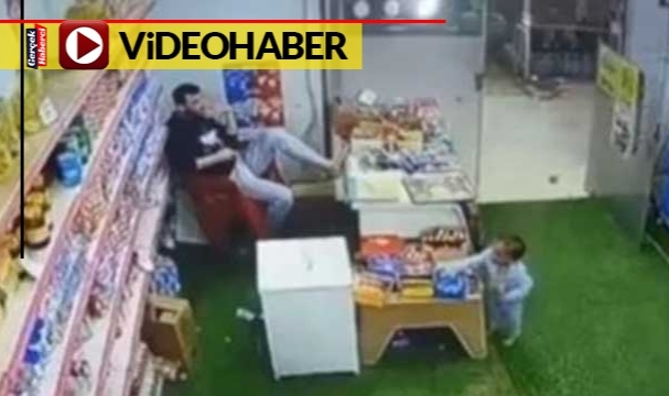 Bakkala giren bebek bisküviyi aldığı gibi kaçtı