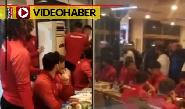 Balıkesirspor kafilesi, deplasman dönüşü taraftarının saldırısına uğradı