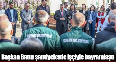 Başkan Batur şantiyelerde işçiyle bayramlaştı