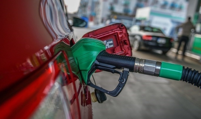 Benzine büyük zam yolda